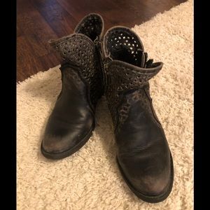 Circle G star cut out ankle boots